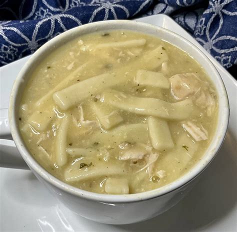 Creamy Chicken And Noodles - What's Mom Cookin'