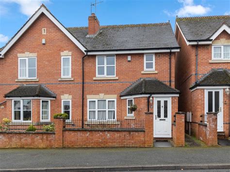 Bed Semi Detached House For Sale In Clarence Road Malvern Wr