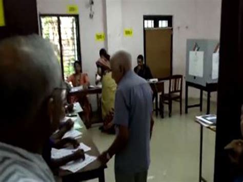 India Voting Begins In 88 Seats In Second Phase Of Lok Sabha Elections