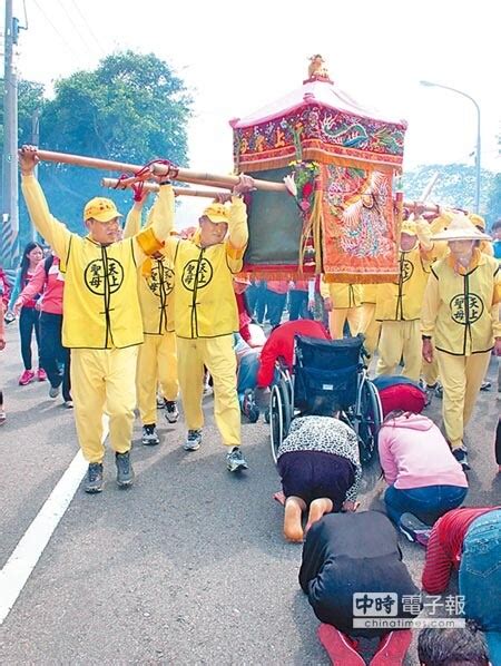 白沙屯媽祖進香 扶老攜幼鑽轎腳 好房網news