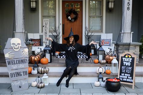 6 Foolproof Ideas for Creating an Epic Halloween Front Porch - what ...