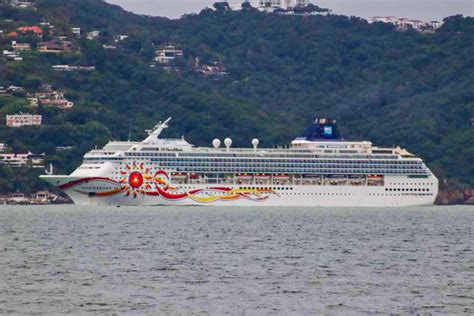 Llega A Acapulco El Primer Crucero De La Temporada Con Turistas Y