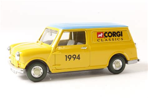 Corgi 96955 Morris Mini Van 1994 Corgi Collectors Club