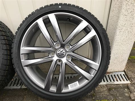 VW Salvador Winterräder 7 5 J x 18 Pirelli 225 40 R18 Golf 7 VII