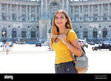 Vienna palace woman hi-res stock photography and images - Alamy