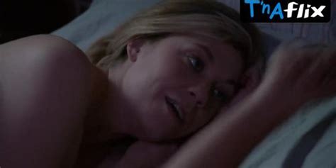 Caitlin Stasey Lesbian Scene In For The People Tnaflix