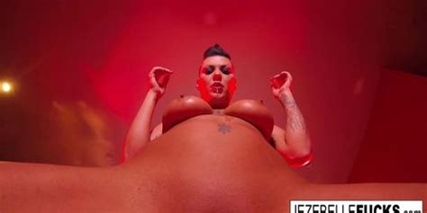 PUBA THE PORNSTAR NETWORK Big Tittied Brunette MILF Loves Masurbating Jezebelle Bond