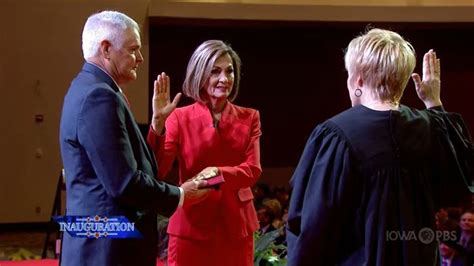 Iowa Governor Kim Reynolds sworn-in for her second full-term in office ...