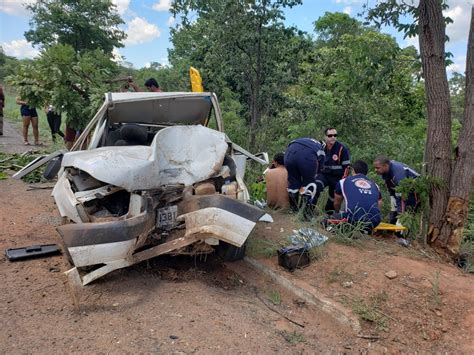 Idosa Morre E Quatro Ficam Feridos Ap S Carro Bater Em Rvore Na Bahia