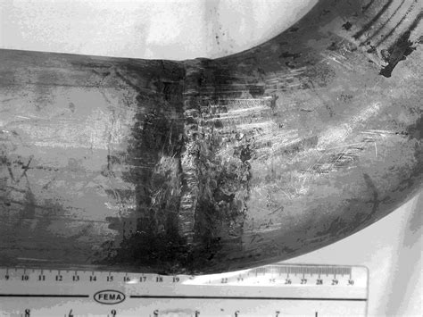 MeTaLLuRGiCaLL FieLd FAILURE ANALYSIS ON A RUPTURED PETROCHEMICAL PIPE