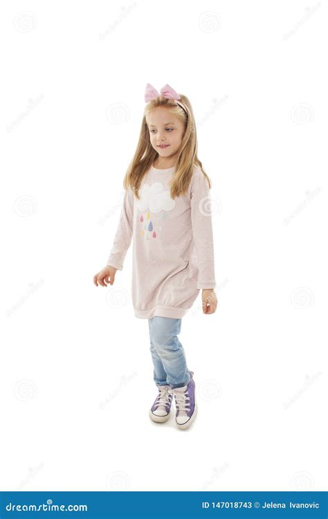 Int Gral De La Petite Fille Joyeuse Danse Image Stock Image Du