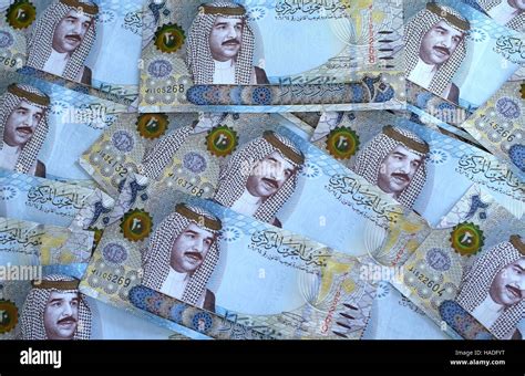 Kingdom bahrain dinar currency banknotes hi-res stock photography and ...