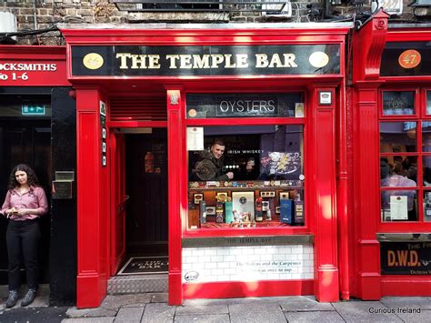 The Temple Bar, Temple Bar. Dublin City Est.1840 - CURIOUS IRELAND