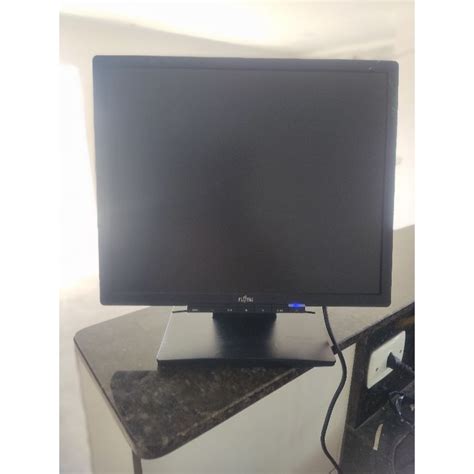 Monitor 17 Polegadas Quadrado Funcionando Perfeitamente Marcar Fujitsu