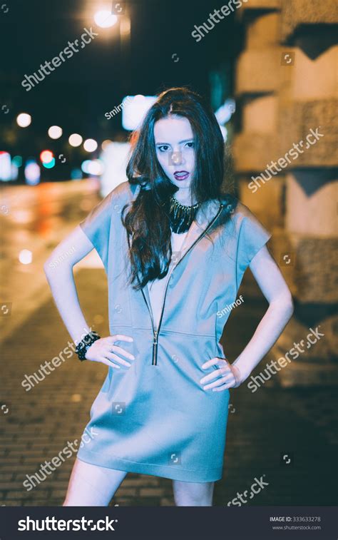 Sexy Gorgeous Brunette Girl Portrait Night 스톡 사진 333633278 Shutterstock