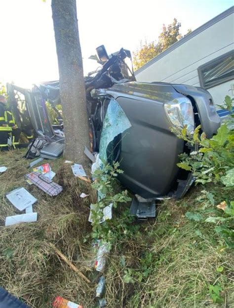 B430 bei Bönebüttel 65 Jähriger bei Unfall lebensgefährlich SHZ