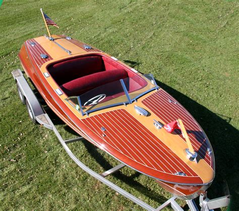 20 Chris Craft Custom Runabout 1946