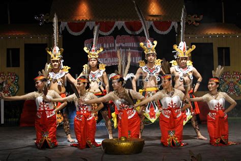 Gelar seni budaya Kalimantan Tengah | ANTARA Foto