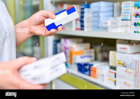 Pharmaceutical Pharmacist Hi Res Stock Photography And Images Alamy