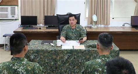 花防部視導戰車營基訓 慰勉官兵辛勞 軍聞 花防部視導戰車營基訓 慰勉官兵辛勞 青年日報