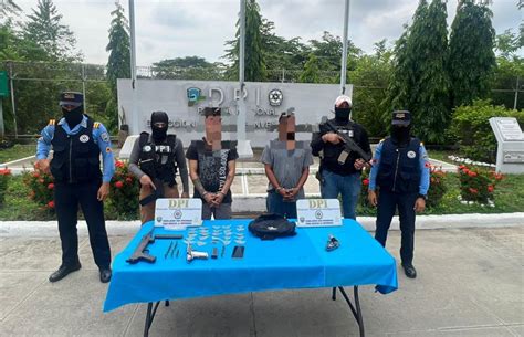 En Poder De Supuesta Droga Y Armas De Fuego Son Arrestados Dos