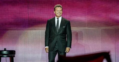 A Pocas Horas De Su Primer Concierto Luis Miguel Les Hace Un Desaire A