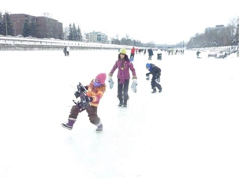 Cap L Ouest La Plus Grande Patinoire Au Monde C Est Ottawa