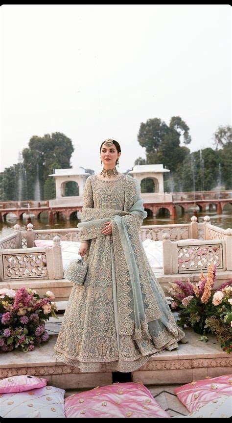 Pin By Shaadi Inspiration On Bridal Blues In Asian Bridal