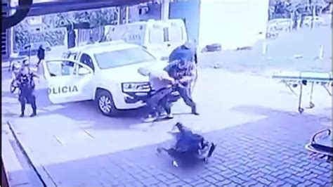 Video estaba esposado pero le robó el arma a un policía y le disparó