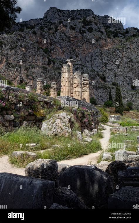 Greece, Delphi, Temple of Apollo Stock Photo - Alamy