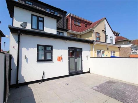 4 Bed Semi Detached House For Sale In Northcote Avenue Southall Ub1 £