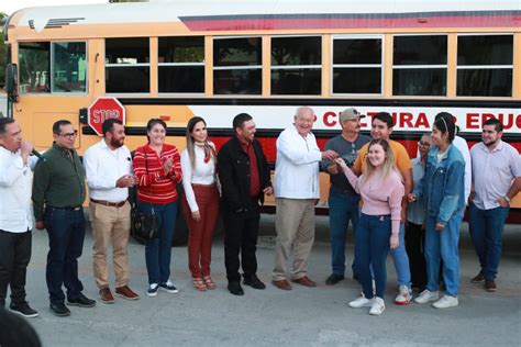 Entrega Gobernador Vcc Cami N Para Estudiantes De Miraflores Gobierno