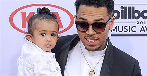 Chris Brown Family Pictures Girlfriend, Daughter, Siblings, Parents