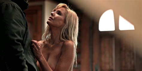 Kelly Reilly Nude And Sexy In Yellowstone 14 Photos