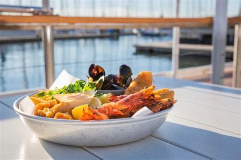 Bars and Dining - Cruising Yacht Club of Australia