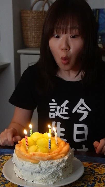 今日は妻の誕生日なので、桃とメロンのショートケーキを作って盛大に祝う Shorts Youtube