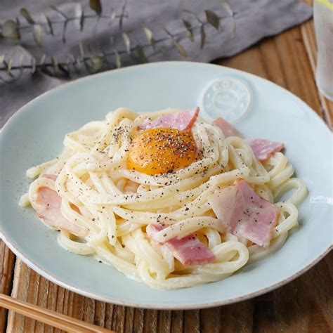 【すぐ麺】レンジで簡単。混ぜたら完成カルボナーラうどん Macaroni