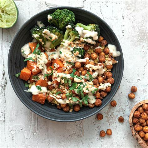 Mediterranean Chickpea Quinoa Bowl - The Heart Dietitian