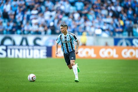 Grêmio ainda não desiste de Michael e revela atitude interna tomada