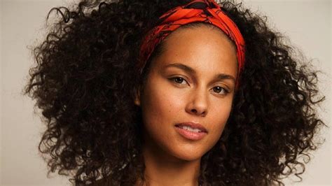 Alicia Keys 6 Looks Da Cantora Para Se Inspirar Revista Marie Claire Beauty Tudo