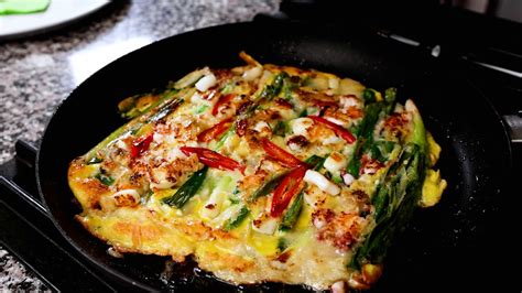 Seafood green onion pancake (Haemul-pajeon: 해물파전) recipe by Maangchi