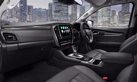 2023 Isuzu MU-X – interior – PerformanceDrive