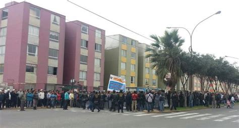 Transportistas Protestan Y Bloquean Vía Frente Al Mtc Lima El Comercio PerÚ