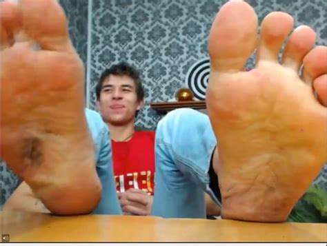 Hot Guy Shows Barefeet ThisVid
