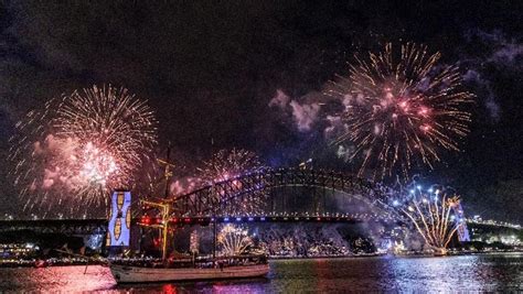 Watch Sydney Harbour Welcomes 2025 With Huge New Years Eve Fireworks