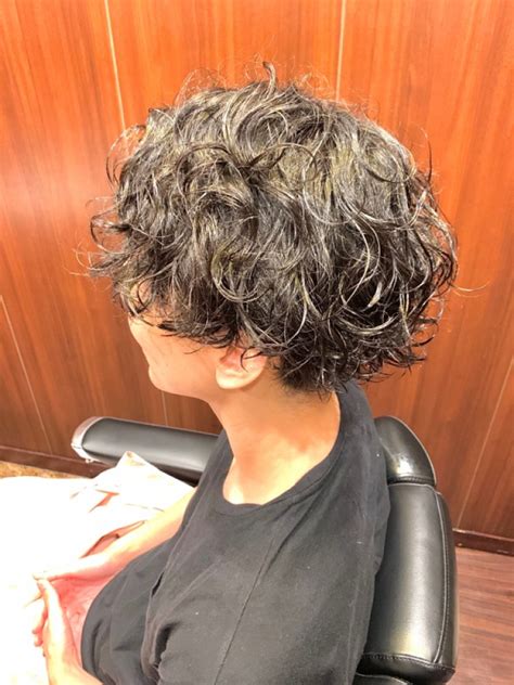 メンズスパイラルパーマスタイル｜ヘアカタログ｜高級理容室 床屋 ヒロ銀座ヘアーサロン