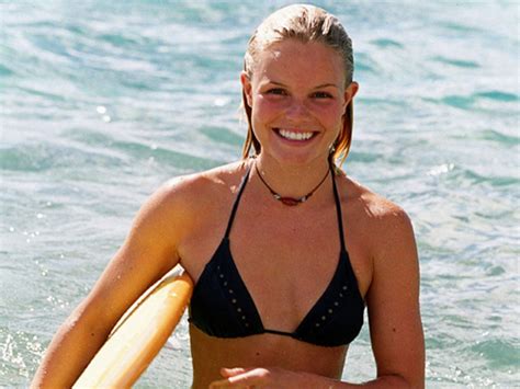 9 Hot Sexy Ellen Muth Bikini Pics