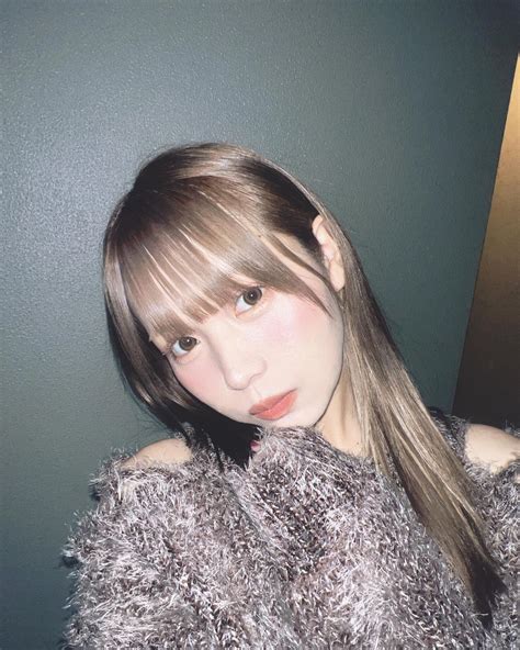 画像426 ばんばんざい・るな、新ヘア公開 “肩出しコーデ”にも注目集まる「あざと可愛い」「天使」 モデルプレス