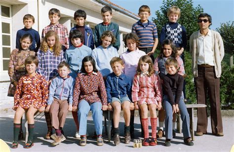 Photo de classe CM1 CM2 de 1975 école Primaire Copains d avant