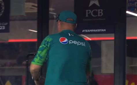 Afg Vs Pak Frustrated Mickey Arthur Goes Inside Dressing Room After